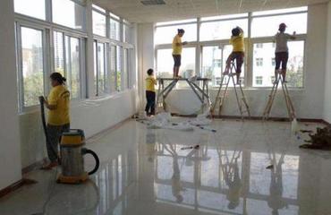 开荒保洁服务全解析 从新居到楼宇的专业清洁指南